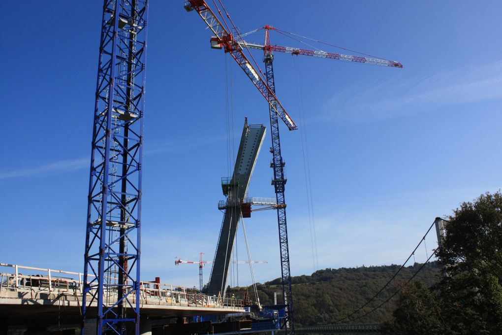 Photos: Emmanuel CRIVAT©  (22-23 septembre 2009)
Le pont de Térénez en construction: les pylônes...
Le pont actuel, inauguré en 1925…