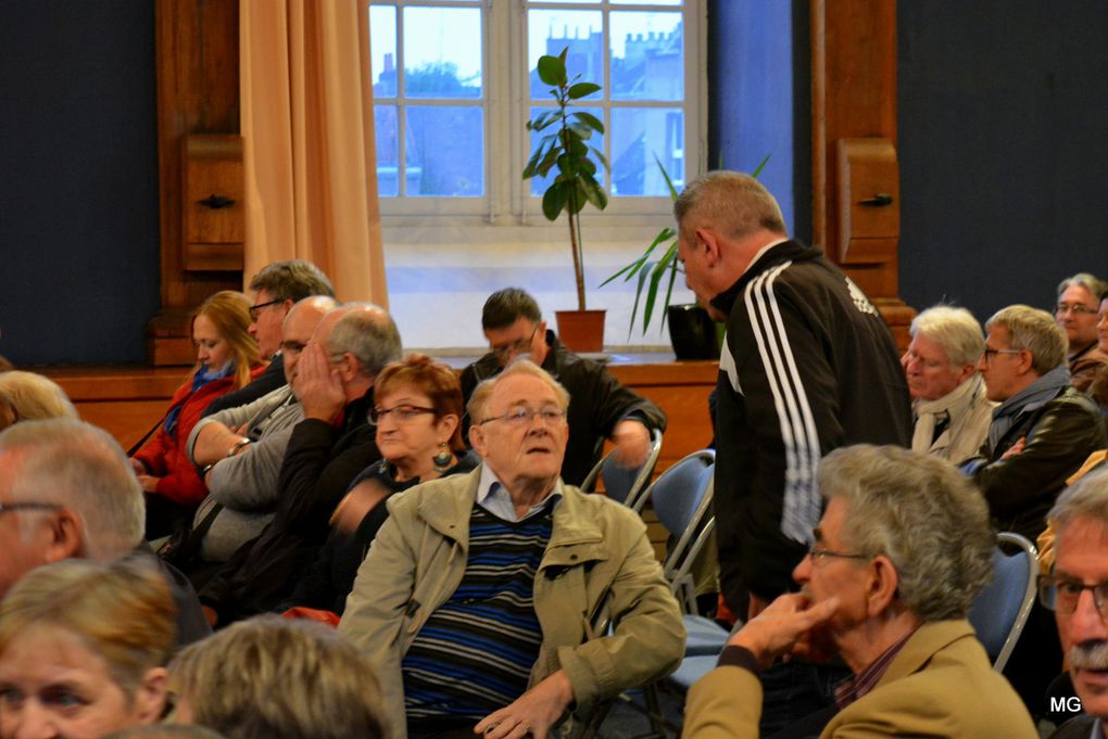 Débat autour du livre "Sans Domicile Fisc" des frères Bocquet et séance de dédicaces à la salle d'Anchin de Douai, le 14 octobre 2016.