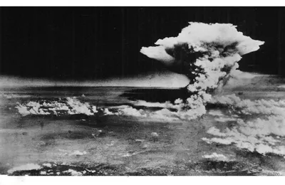 Les dirigeants étatsuniens savaient que nous n'avions pas besoin de larguer des bombes atomiques sur le Japon pour gagner la guerre. Nous l'avons quand même fait (Los Angeles Times)
