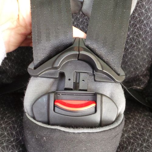 Test Du Bebe Confort Axissfix Et Axissfix Plus I Size Securange Le Blog Test Et Actu