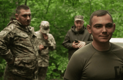 Guerre en Ukraine : sur le front, près de Kharkiv, les soldats ukrainiens font face à l'offensive russe