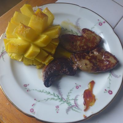 Foie gras frais et mangue caramélisée...