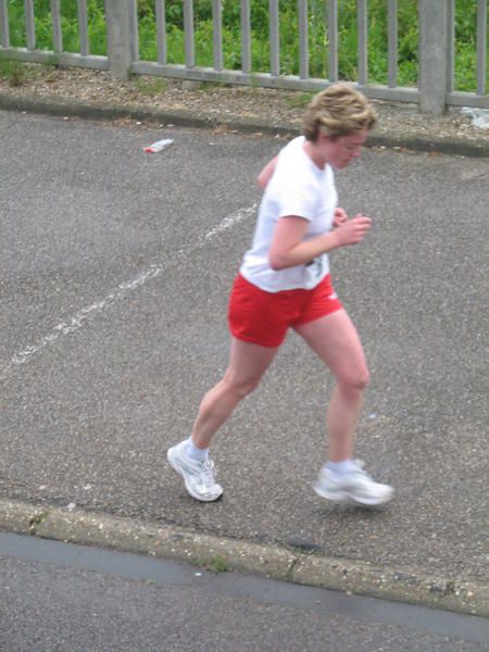 <p>Jeunes ou moins jeunes, hommes ou femmes, ils ont &eacute;t&eacute; nombreux &agrave; parcourir les 2 boucles de 5 kms dans Auffay, le dimanche 27 mai au matin.</p>
<p>L'amicale des sapeurs pompiers avait organis&eacute; cette deuxi&egrave;me course, pour le plaisir des sportifs et des spectateurs. Bonne visite... </p>