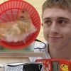 Eh bien le hamster il recharge ton portable !