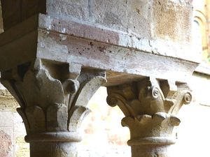 Les chapiteaux du cloître de l'abbaye