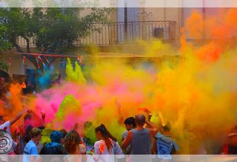 Holi couleur au village