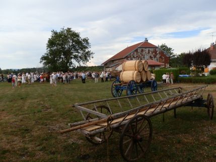 Patchworks, poyas au point de croix et vieux outils à la Ferme Louise Mignot