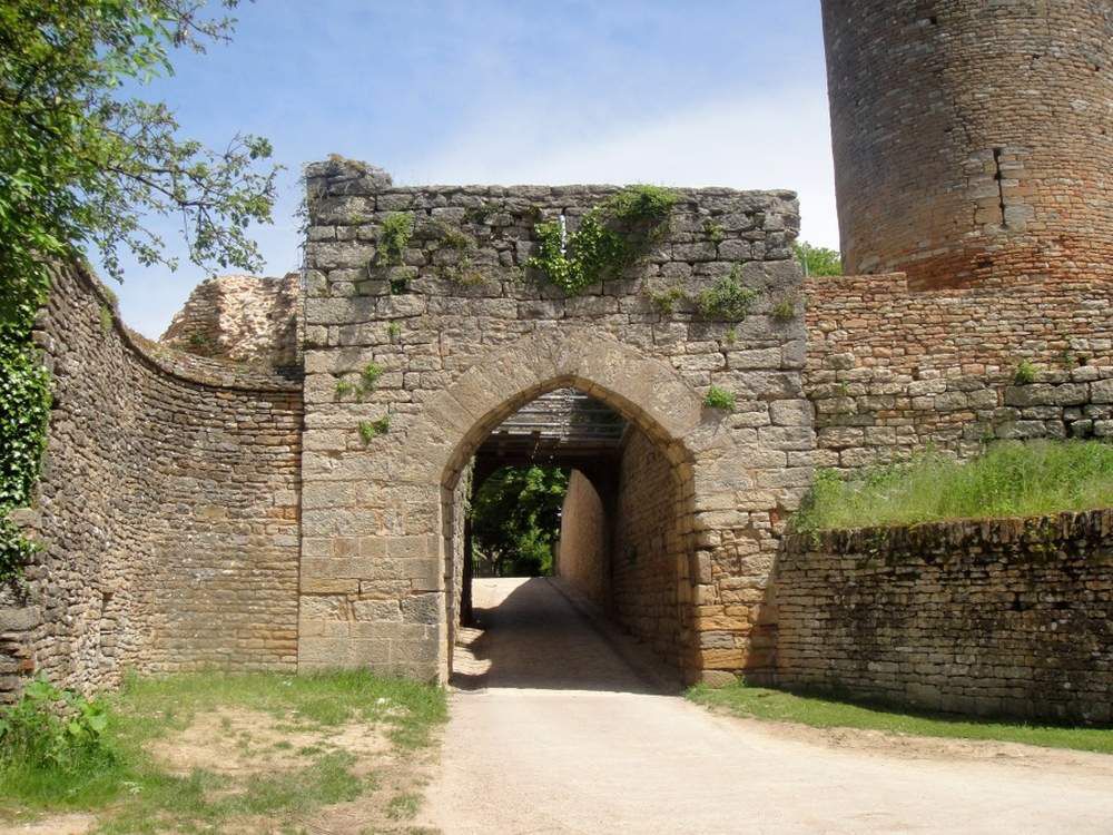 BRANCION bourg médiéval du X, XII et XIVème siècle, où le temps semble s'être arrêté