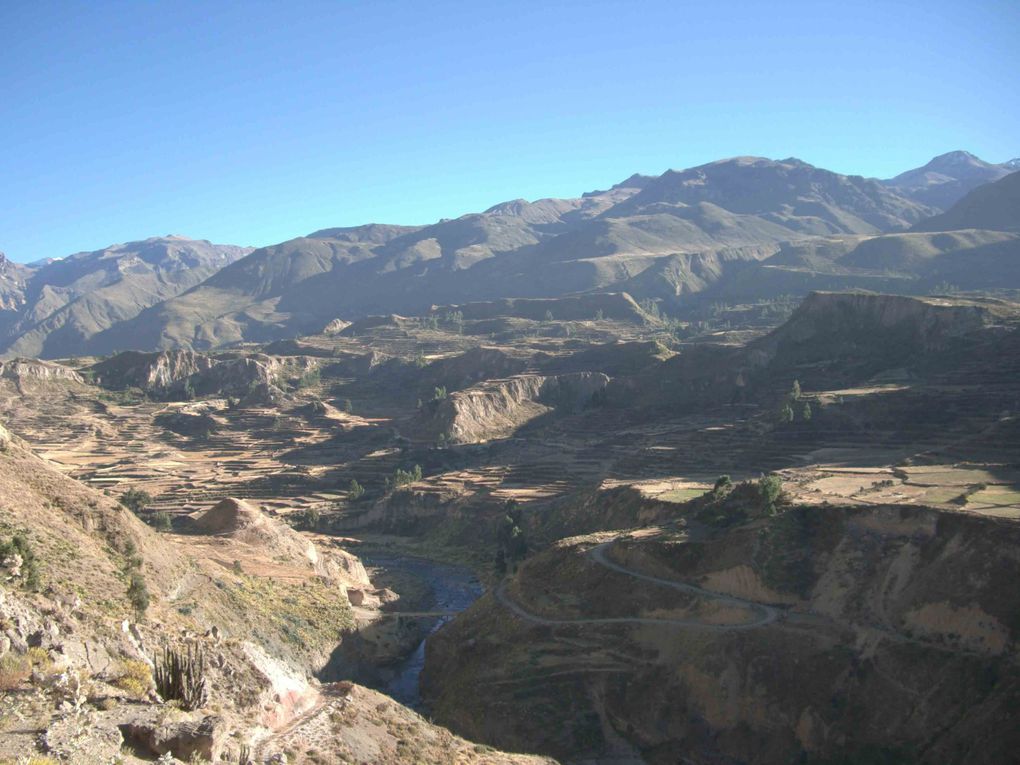 Une vallée repère des condors proche de la ville blanche, Arequipa.