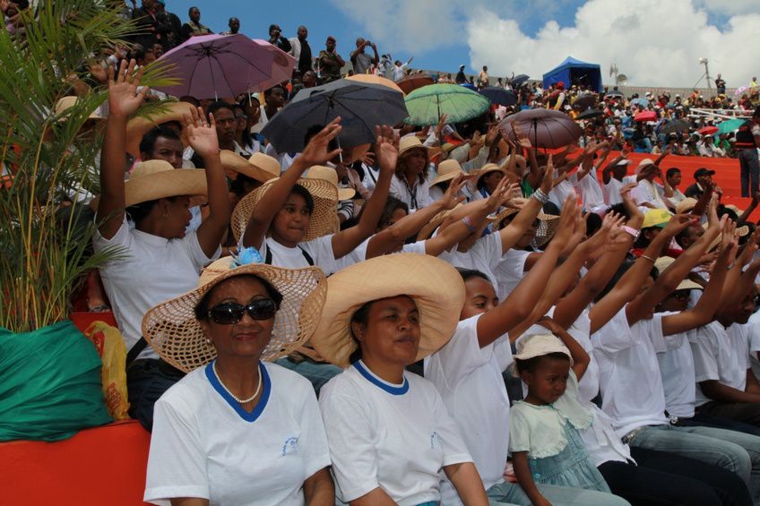 Dans le cadre du IIè anniversaire de la IVèRépublique, le couple présidentiel, Andry et Mialy Rajoelina, a inauguré le «Coliseum de Madagascar» sis à Antsonjombe. 4è partie. Photos: Harilala Randrianarison