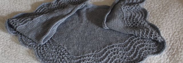 Tricot - Deux finis, un encours, les châles pour l'année prochaine