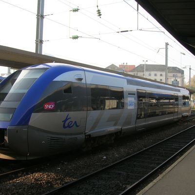 Autorail X 73500 en gare de Nantes