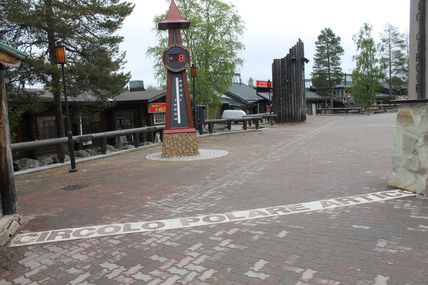 La Finlande ( passage au village du père Noël  )