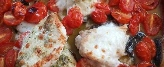 Filets de poulet aux tomates cerises.