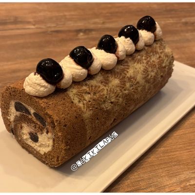 Bûche roulée façon forêt noire