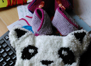 Chaussons chinois et bonnet panda enfant