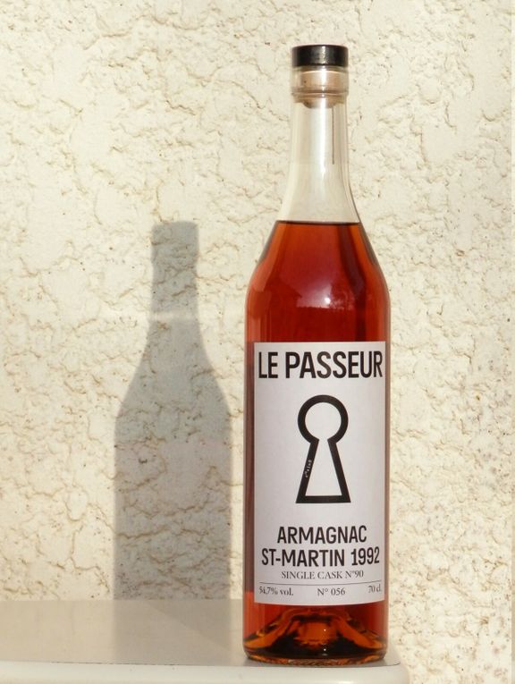 Le Passeur, c'est avant tout une occasion unique de pouvoir déguster des spiritueux qui n'auraient probablement jamais été disponibles autrement. Le Passeur ouvre des portes qui d'ordinaire restent fermées aux visiteurs.