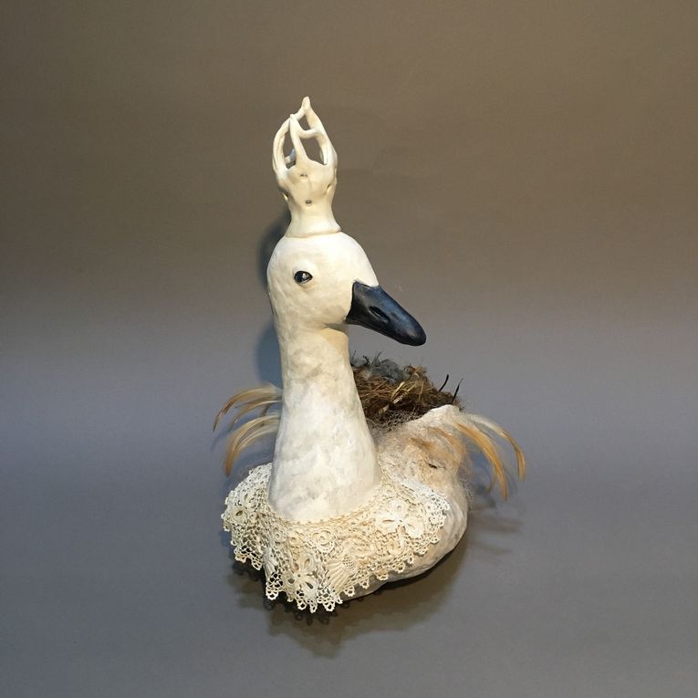 ‘´L’oiseau portant son nid ‘´ H 40 cm céramique création 2020