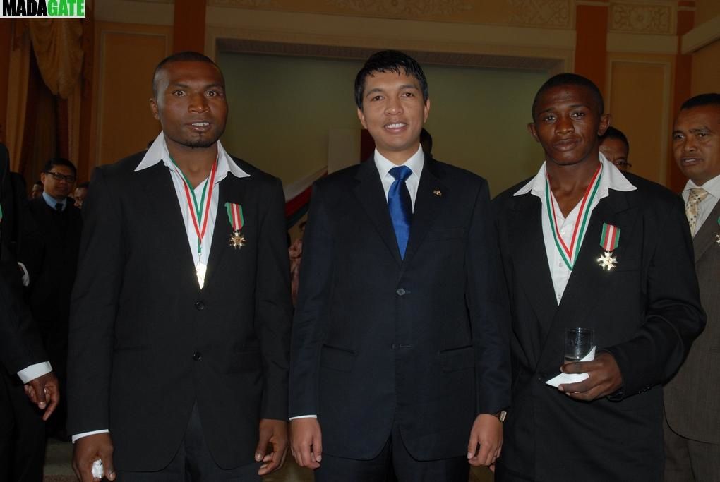 Les XV Makis de Madagascar, vainqueur de la Namibie, lors de la CAN 2012 de rugby, faits Chevaliers de l'Ordre national malagasy. Photos Harilala Randrianarison. www.madagate.com