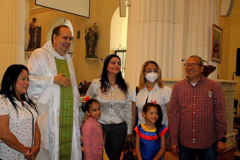 Día Nacional del Maestro se celebró con Misa de Acción de Gracias en la Catedral de Valencia