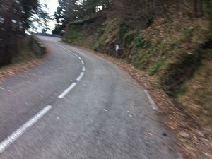 Voici trois photos prises sur la montée ou l'expérience a été réalisé qui montre bien que la plupart de la montée se fait au maximum abritée du vent