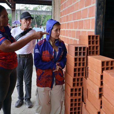 Dina Castillo recorrió Flor Amarillo y El Socorro para verificar de proyectos priorizados por comunidades de Valencia
