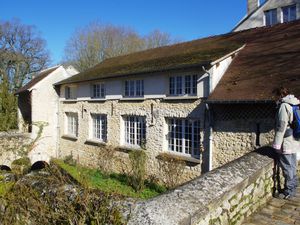 Le village de Rennemoulin et le ru de Gally