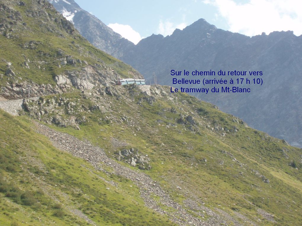 Eté 2009 - Très beau temps - Beaucoup d'alpinistes sur la route du Mont Blanc