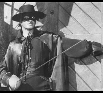 Masquer son visage est un délit et masquer son  visage réel c'est à dire sa personnalité profonde et ses véritables intentions ...