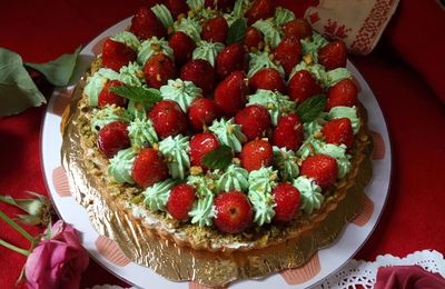 TARTE AUX FRAISES CHANTILLY MASCARPONE A LA PISTACHE