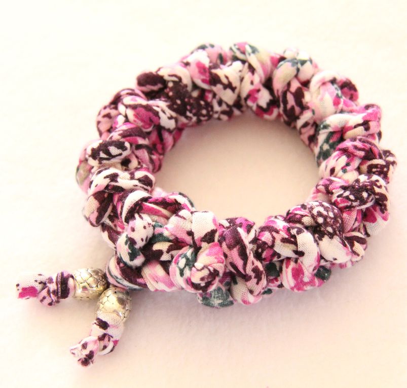 Bracelet bangle textile tons roses en fil Tshirt recyclé