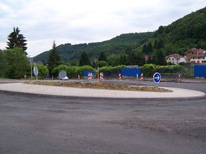 Construction d'un giratoire à la sortie nord d'Algrange et rénovation rue des Abeilles en 2007