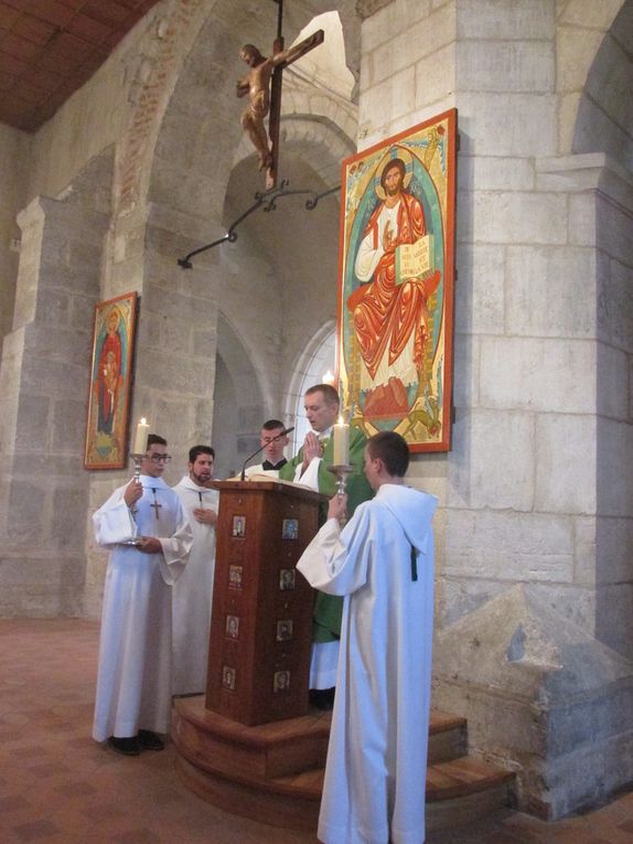                   Première messe à Villars de M. l’abbé Henri LAROCHE, ordonné en la cathédrale St Louis de Versailles le 24 juin. 