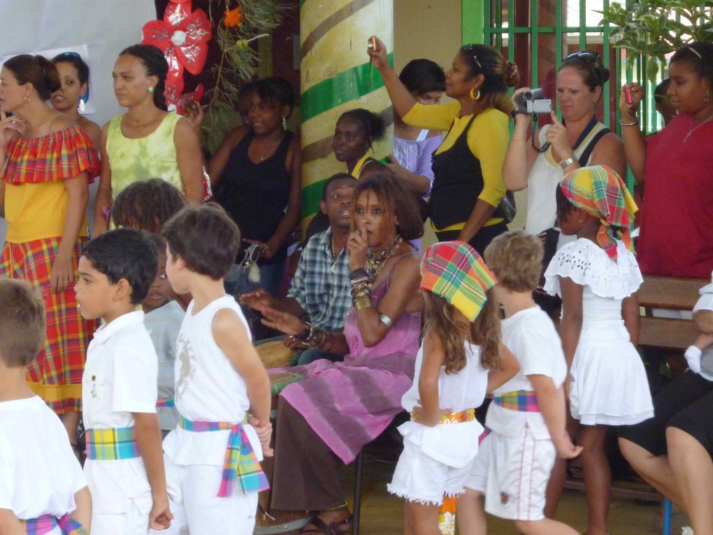 Spectacle de fin d'année à l'Ecole Maternelle Maximilien SABA: instruments, chants et danses Traditionnels de Guyane. (Vendredi 29 juin 2012)