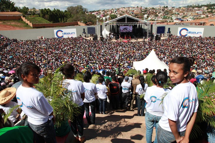 Dans le cadre du IIè anniversaire de la IVèRépublique, le couple présidentiel, Andry et Mialy Rajoelina, a inauguré le «Coliseum de Madagascar» sis à Antsonjombe. 5è partie. Photos: Harilala Randrianarison