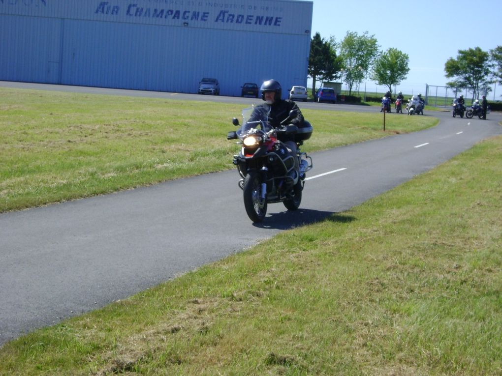Stage moto avec la Police Nationale sur la BA112 Reims