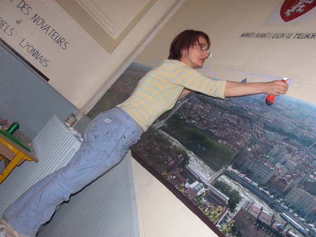 Fresque des Lyonnais célébres, peinte pendant les vacances d'été, dans les escaliers de l'école élémentaire Charial Lyon 3e