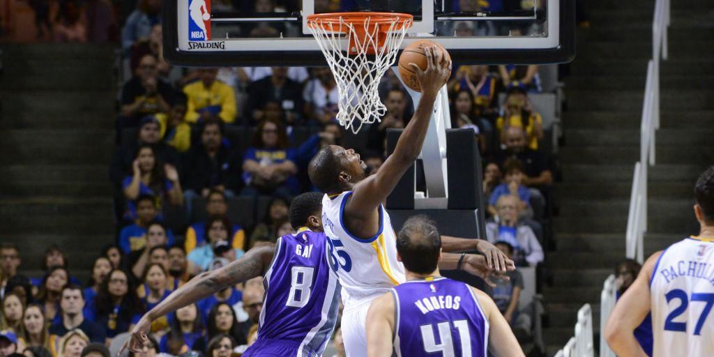 Kevin Durant guide les Warriors face à Sacramento 