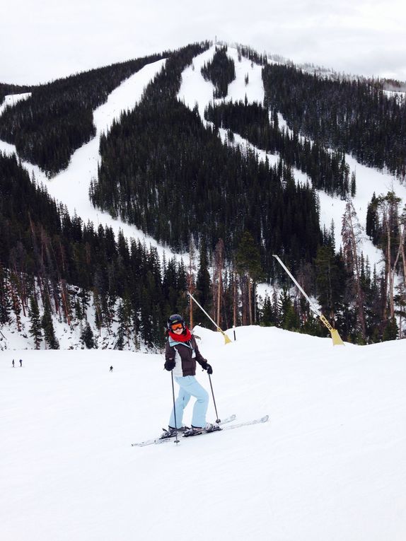 We went skiing in Colorado and it was so much fun! We did a lot of stuffs there and it really was a good christmas break! Starbucks, Hot tub, Skiing, Ice skating, tubing :D 