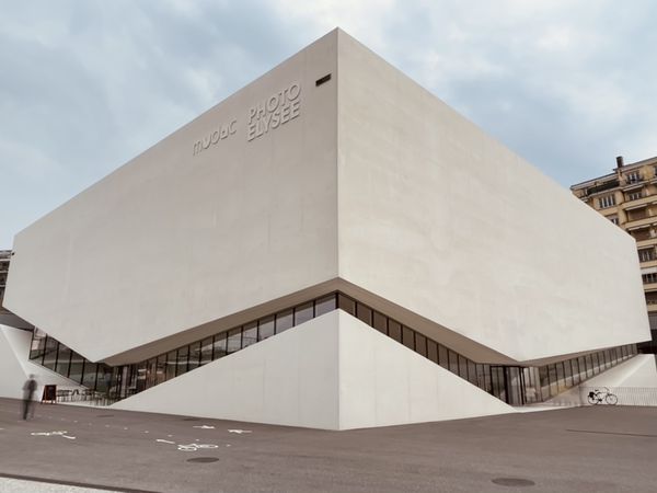 Françoise et Claude, puis les Nouches se succèdent avec nous au musée cantonal de beaux arts de Lausanne