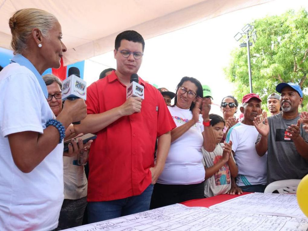 Alcalde Julio Fuenmayor encabezó feria de Agenda Concreta de Acción de Comunas en Valencia