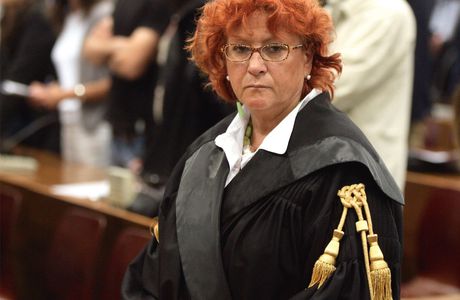 cara Boccassini, quello contro Berlusconi era un processo da signorine (appunto). Te la senti di fare ora questo contro i demoni?