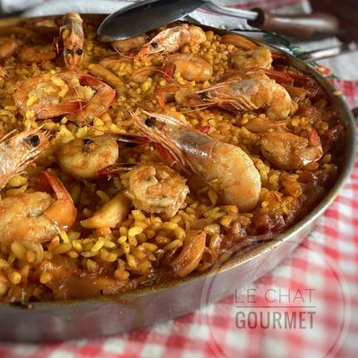 Paella aux crevettes et aux calamars 