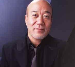 Joe Hisaishi (譲 久石) : Célèbre Compositeur Japonais.