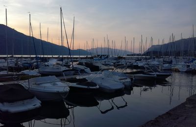 AIX LES BAINS NOCTURNE SUR LE PORT