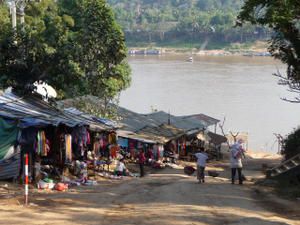 Quelques images de ma grosse semaine passee entre Vientiane, Luang Prabang etc... de belles rencontres. 