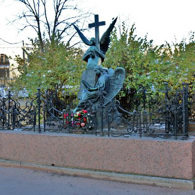 Tombe de Piotr Ilitch Tchaïkovski, cimetière Tikhvine à Saint-Pétersbourg