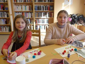 Atelier pompon à la Bibliothéque de La Chapelle-aux-Bois