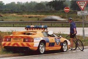 Une Lotus Esprit S4 pour la police anglaise