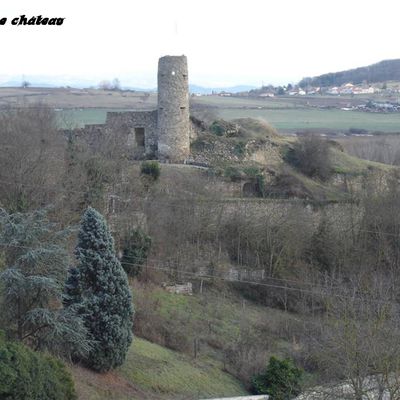 Le Château de Charbonnier et la Commanderie